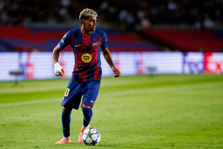 Barcelona, Spain. 21st October, 2025. Lamine Yamal in action during the Uefa Champions League match between FC Barcelona and Olympiakos FC at the Estadi Olimpic Lluis Companys.