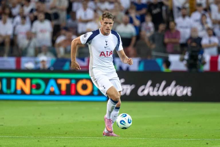 Tottenham defender Micky van de Ven
