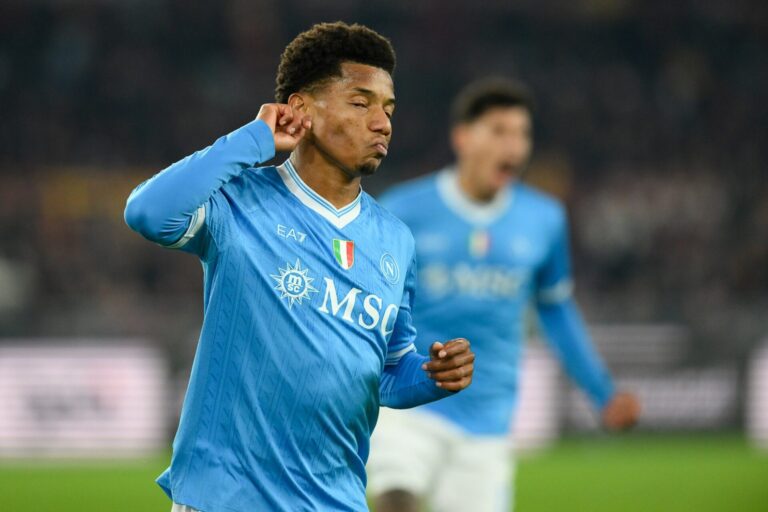 David Neres celebrates the winning goal for Napoli against Roma in November 2025