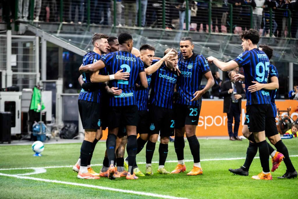 Inter Milan players celebrate
