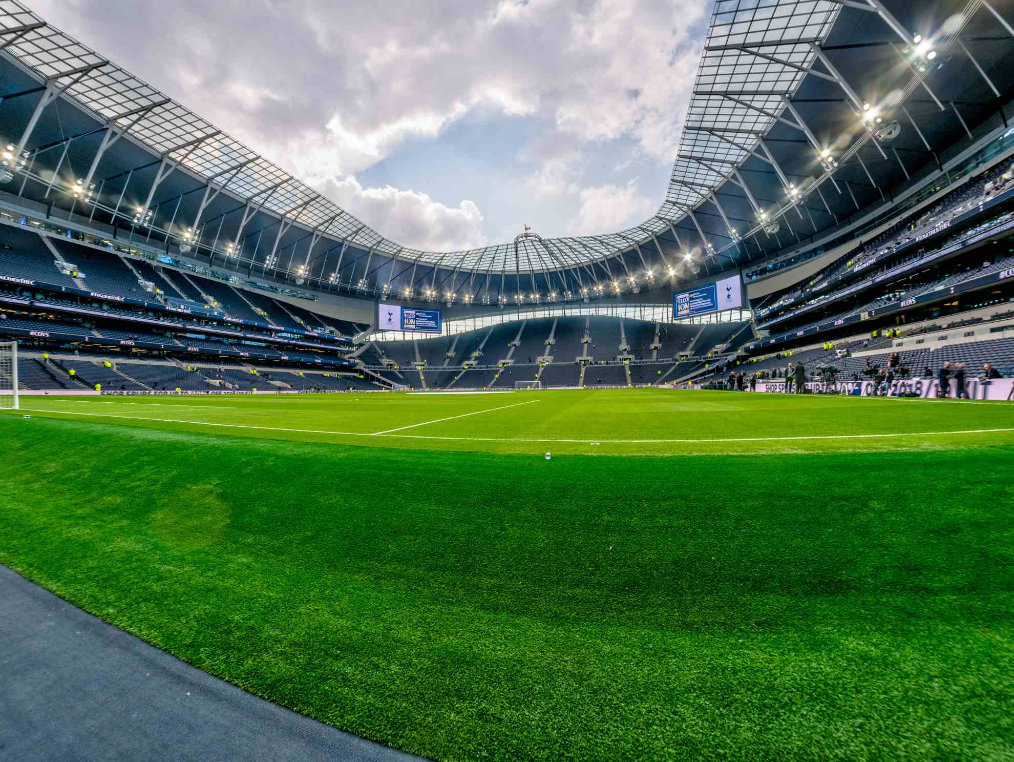 Tottenham Hotspur Stadium's pitch is causing debate around the club's injury crisis / Shutterstock