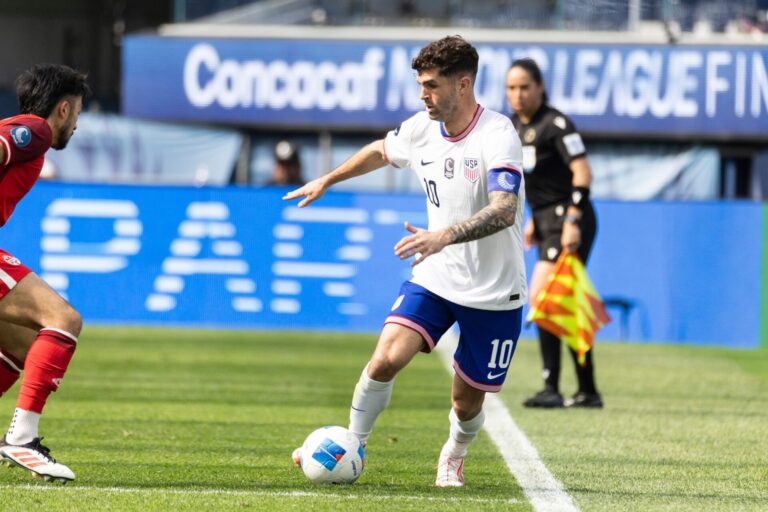Christian Pulisic playing for the USMNT
