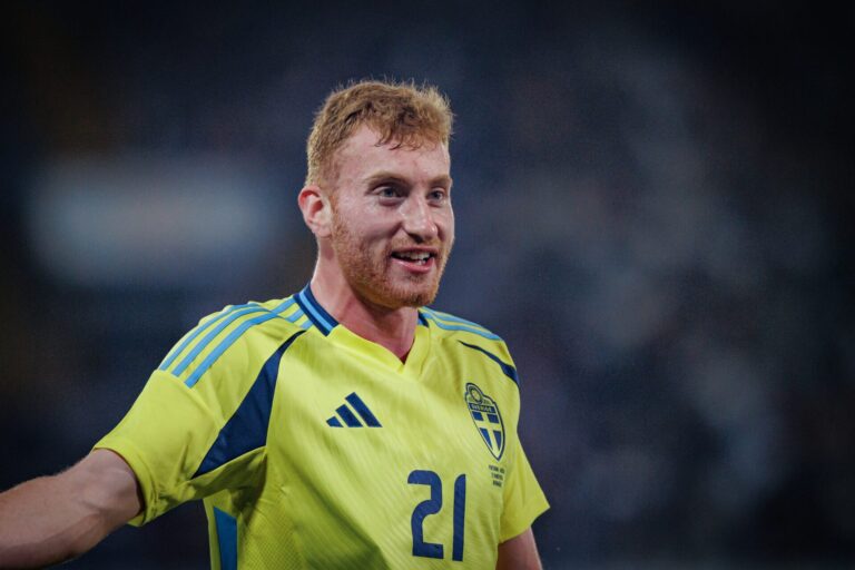 Dejan Kulusevski playing for the Sweden national team