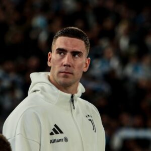 Barcelona’s striker pursuit faces setback as Juventus enter Dušan Vlahović talks