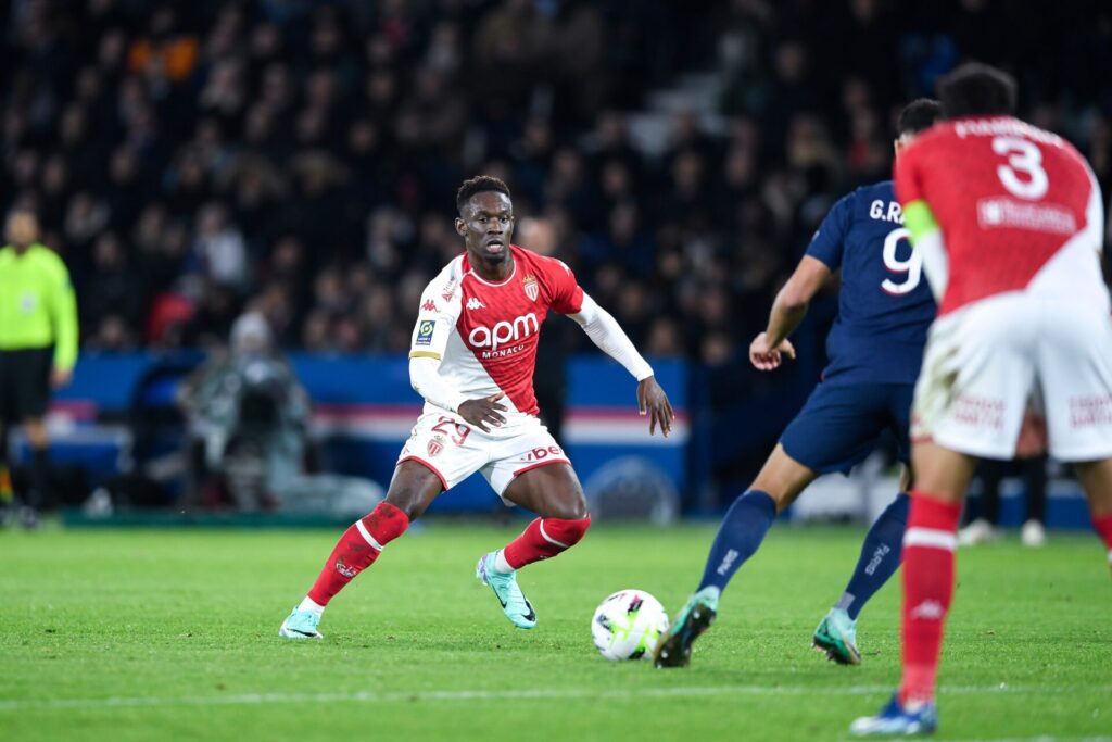 Folarin Balogun playing for AS Monaco against PSG