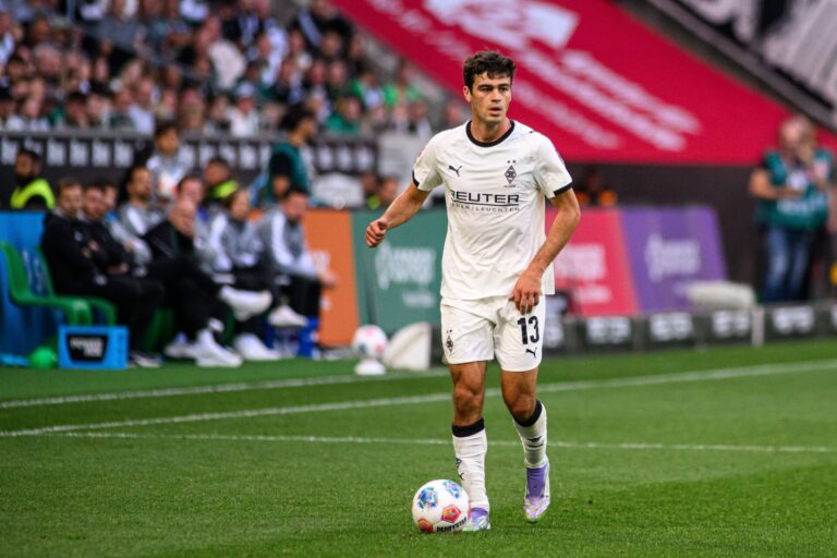USMNT midfielder Gio Reyna playing for Borussia Monchengladbach