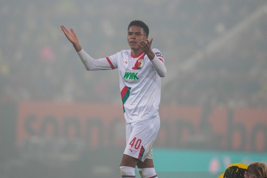 Augsburg defender Noahkai Banks