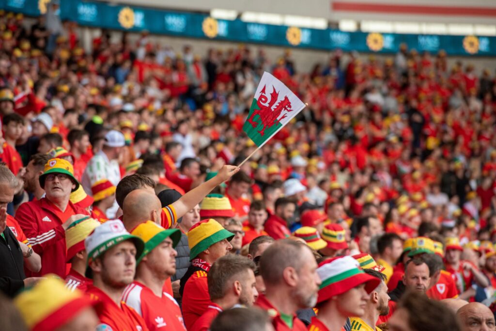 Wales football fans pay tribute to Roger Speed