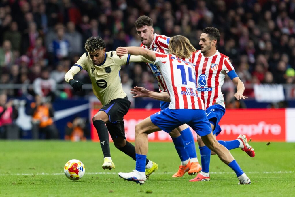 Lamine Yamal playing against Atletico Madrid