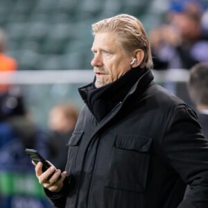 Peter Schmeichel blasts VAR decision after Arsenal survive late West Ham scare