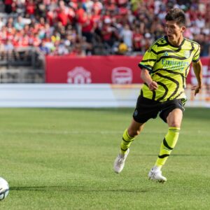 Former Arsenal defender announces departure after disappointing spell